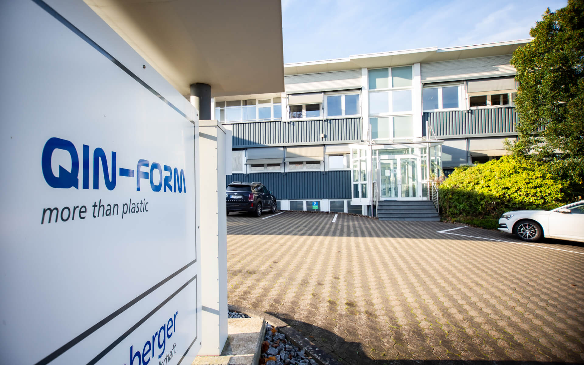 Über uns QINForm GmbH & Co. KG